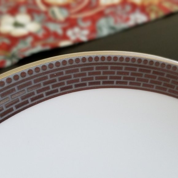 Wedgwood Marcasite 5 Piece Place Setting - Picture 13 of 13